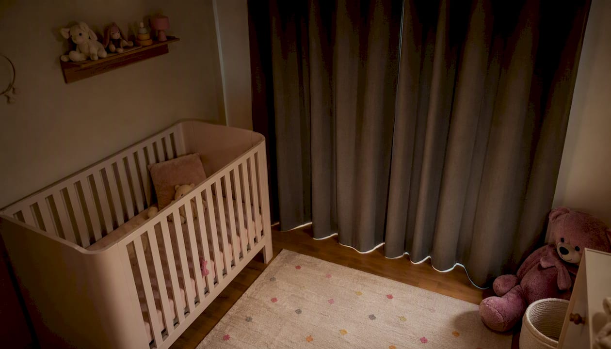 Verduisterende gordijnen babykamer: zo kies je goed - Casteleyn