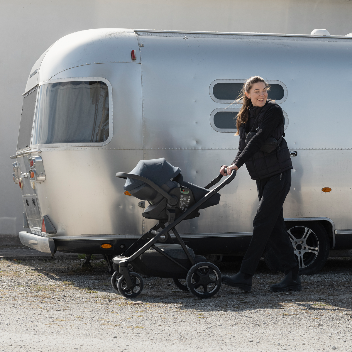 Thule Charm 2 in 1 + Thule Maple pasgeborene bundel Black