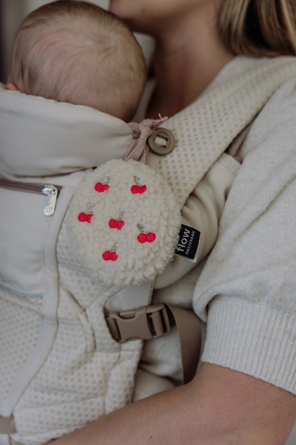 Lucy – Knuffeldoekje On The Go Cherry