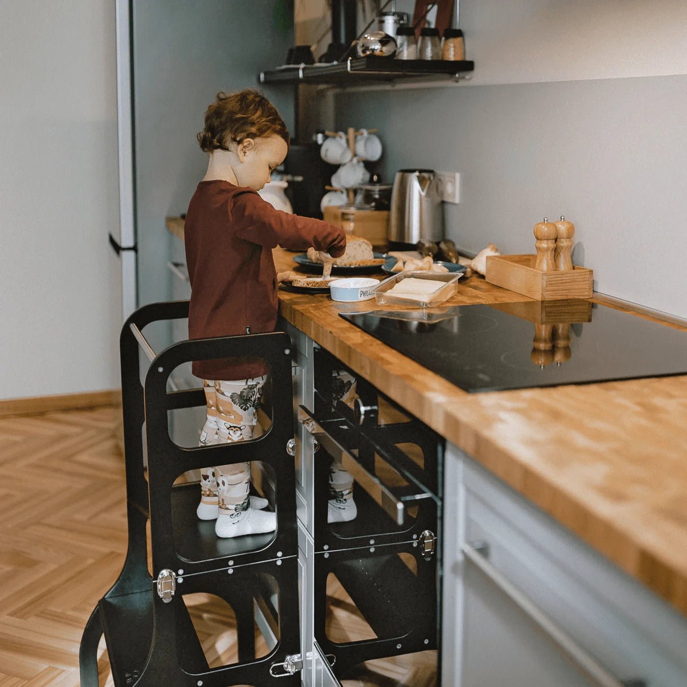 Ette Tete STEP'n'SIT 2-in-1 Leertoren en Tafel met Steunpoten – Zwart - Casteleyn