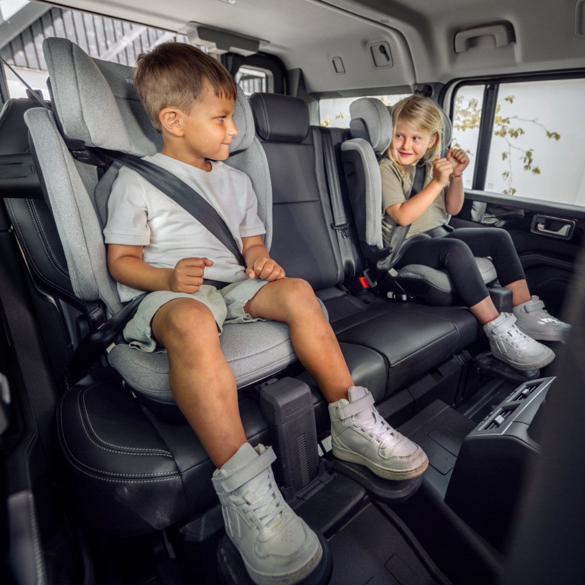 Thule Palm – i-Size Autostoel met hoge rugleuning (100–150 cm)