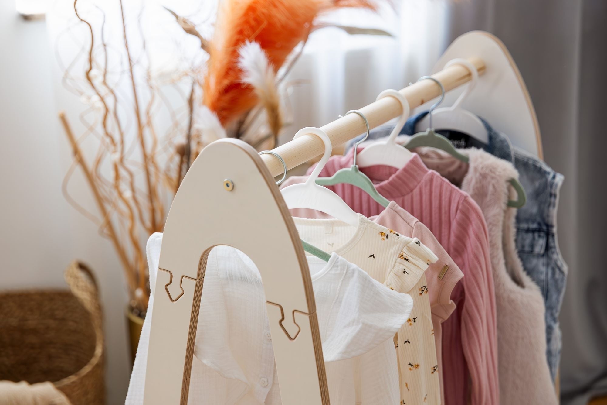 MeowBaby Kledingrek voor Kinderen met Boog – Klein, Wit - Casteleyn