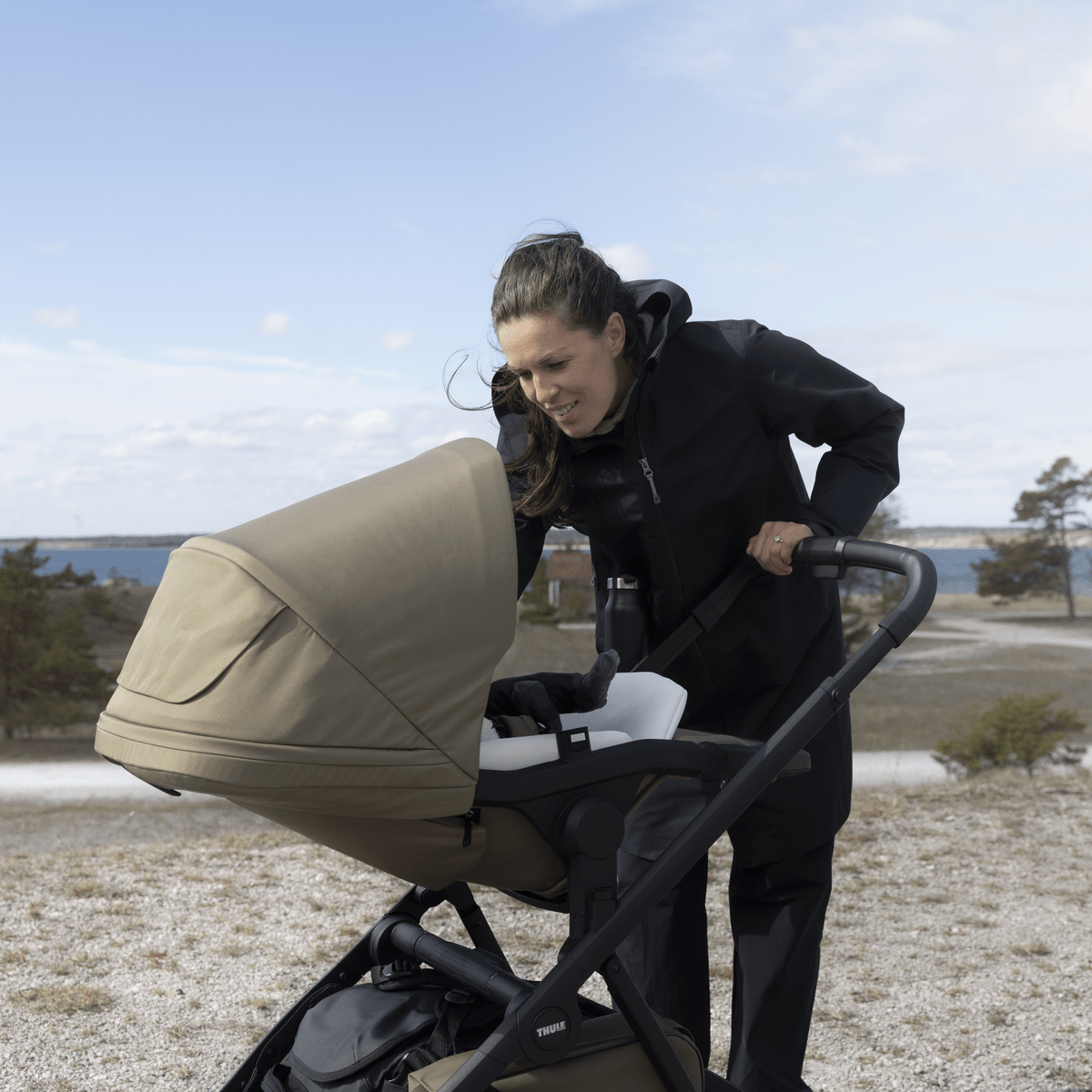 Thule Charm 2 in 1 + Thule Maple pasgeborene bundel Faded Khaki - Casteleyn